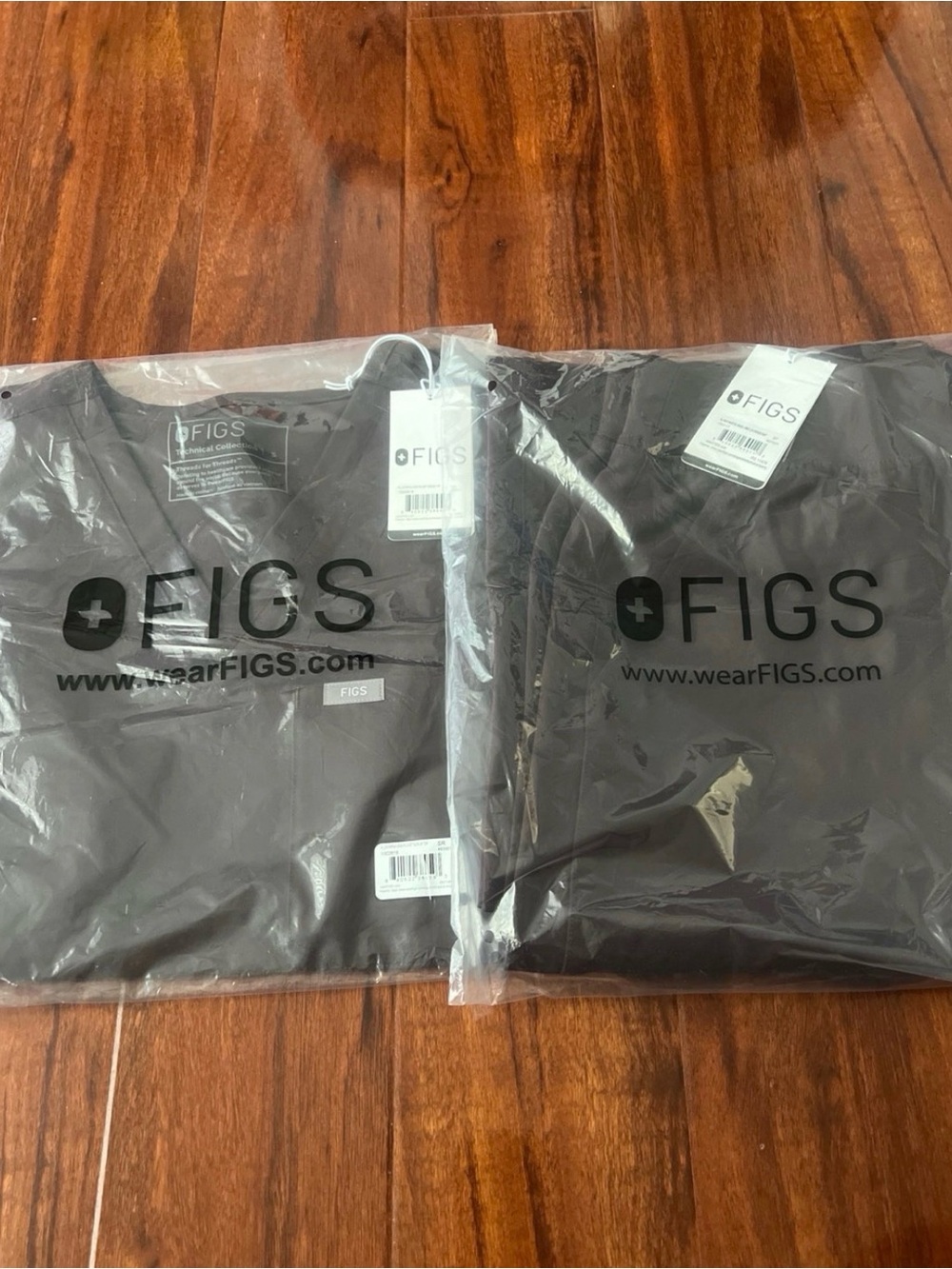FIGS BNWT SCRUB SET Rare color ESPRESSO